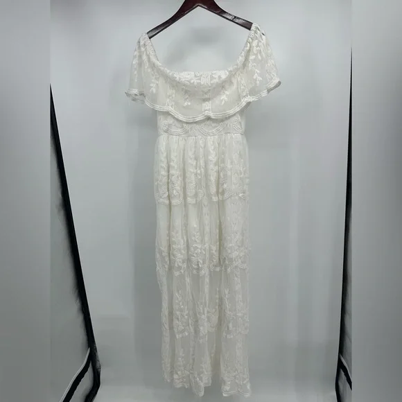 Cream Off-Shoulder Sleeveless Wedding Gown - Picture 5 of 7